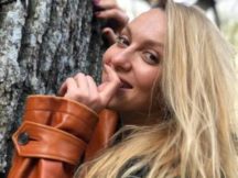 Оля Полякова розповіла про перше кохання і відносини з мамою