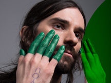 Green mind – це модно: учасник гурту «АГОНЬ» став обличям веганського кампейну